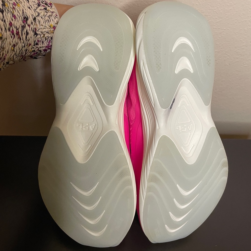 NWOB APL Streamline Sneakers Size 7 - Picture 9 of 10